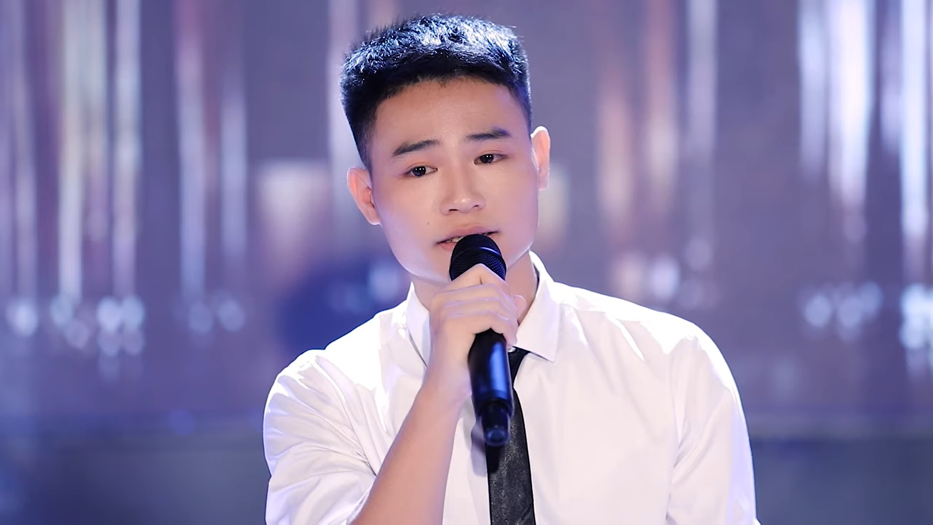 Dòng Đời Ngược Xuôi<br><p style="font-weight: 300; font-style: italic;font-size: 0.75em;"> Tôn Quý Long (st: Lm Duy Thiên)</p>